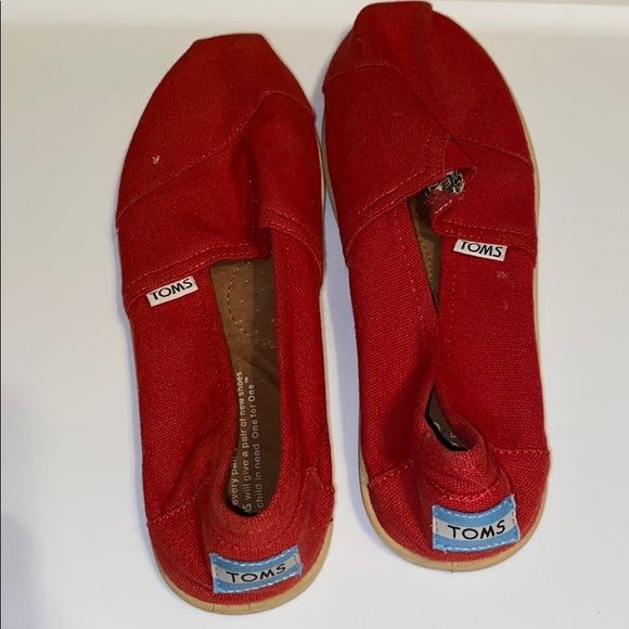 Toms - Picture 2 of 2